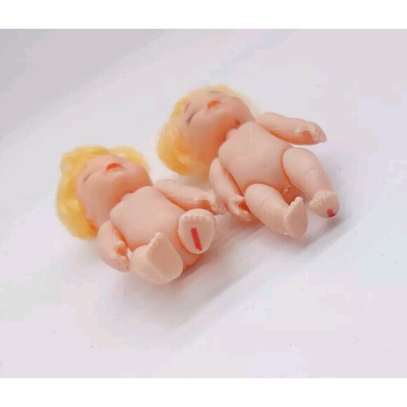 2 Vintage Dolls Approx 3.5" Plastic Blonde Hair Blue Eyes Unmarked Unbranded Toy - Picture 5 of 10